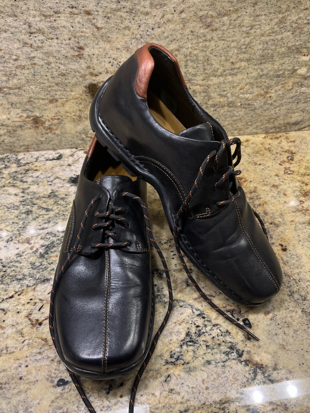 Men’s Cole Haan Black Leather Lace-Up Oxfords with Brown Accents - Size 8